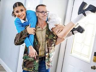 Мужики на нудистском пляже