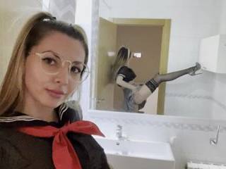 Смотреть порно служанка ретро
